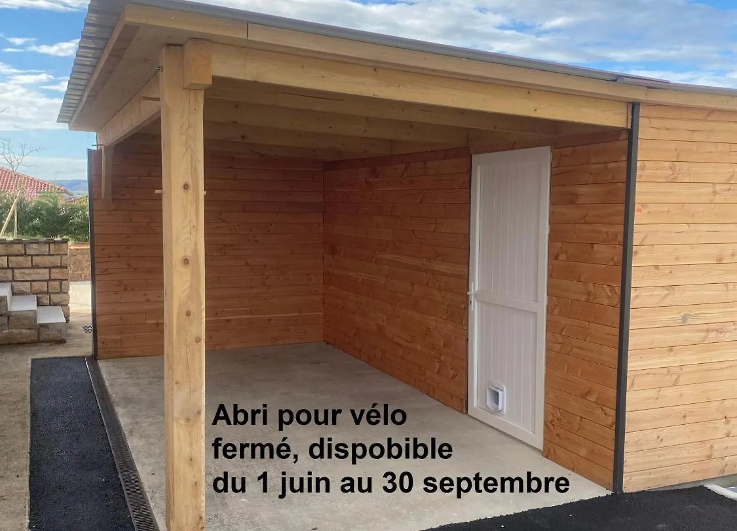 Apartment Logement Independant Chez L'Habitant Avec Piscine Commune Grieges